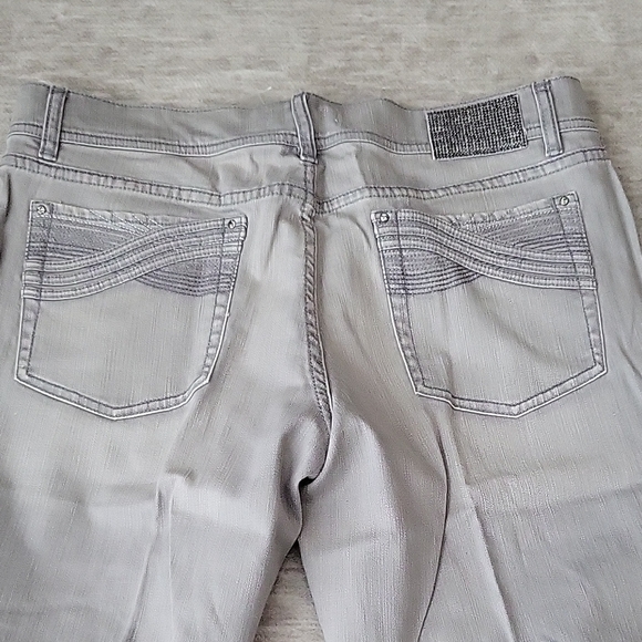 White House Black Market Women's Light Gray Ankle Jeans - Picture 3 of 5